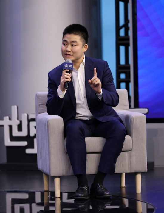 基金三季报交卷：谁赚的最猛	，谁亏得最惨？
