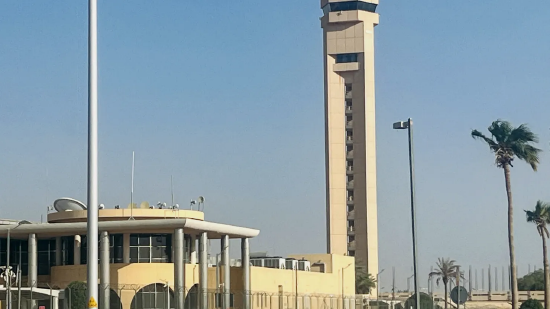 胡塞武装袭击利雅得机场后，多国发布全球旅行警示