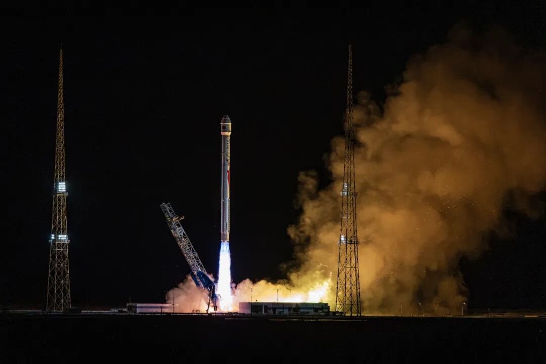 “星算”计划02组首批8颗卫星入轨，国星宇航加速太空算力组网