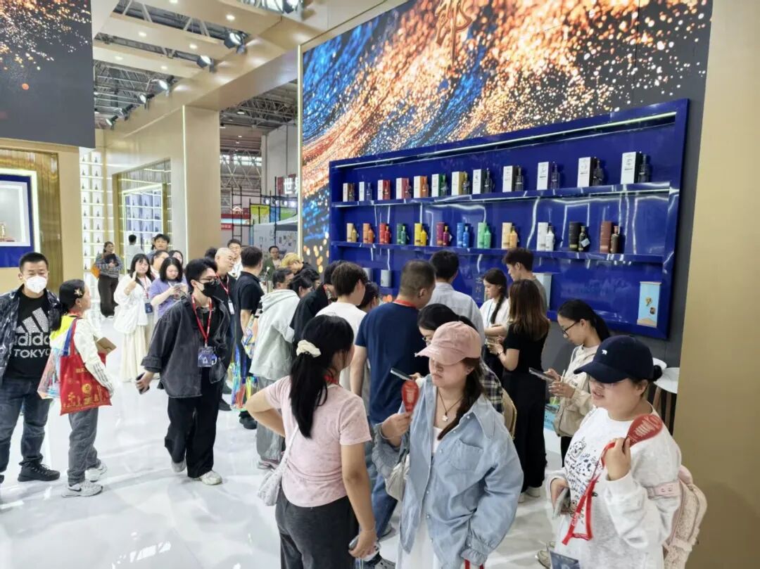 小酒、低度、潮饮，酒业尝试年轻化叙事