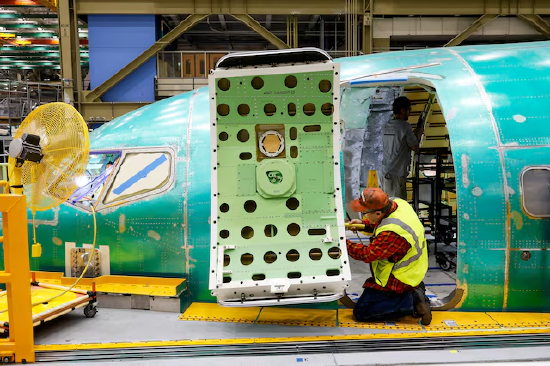 波音737 Max 10在多年延误后获FAA批准，达菲称认证流程应更快